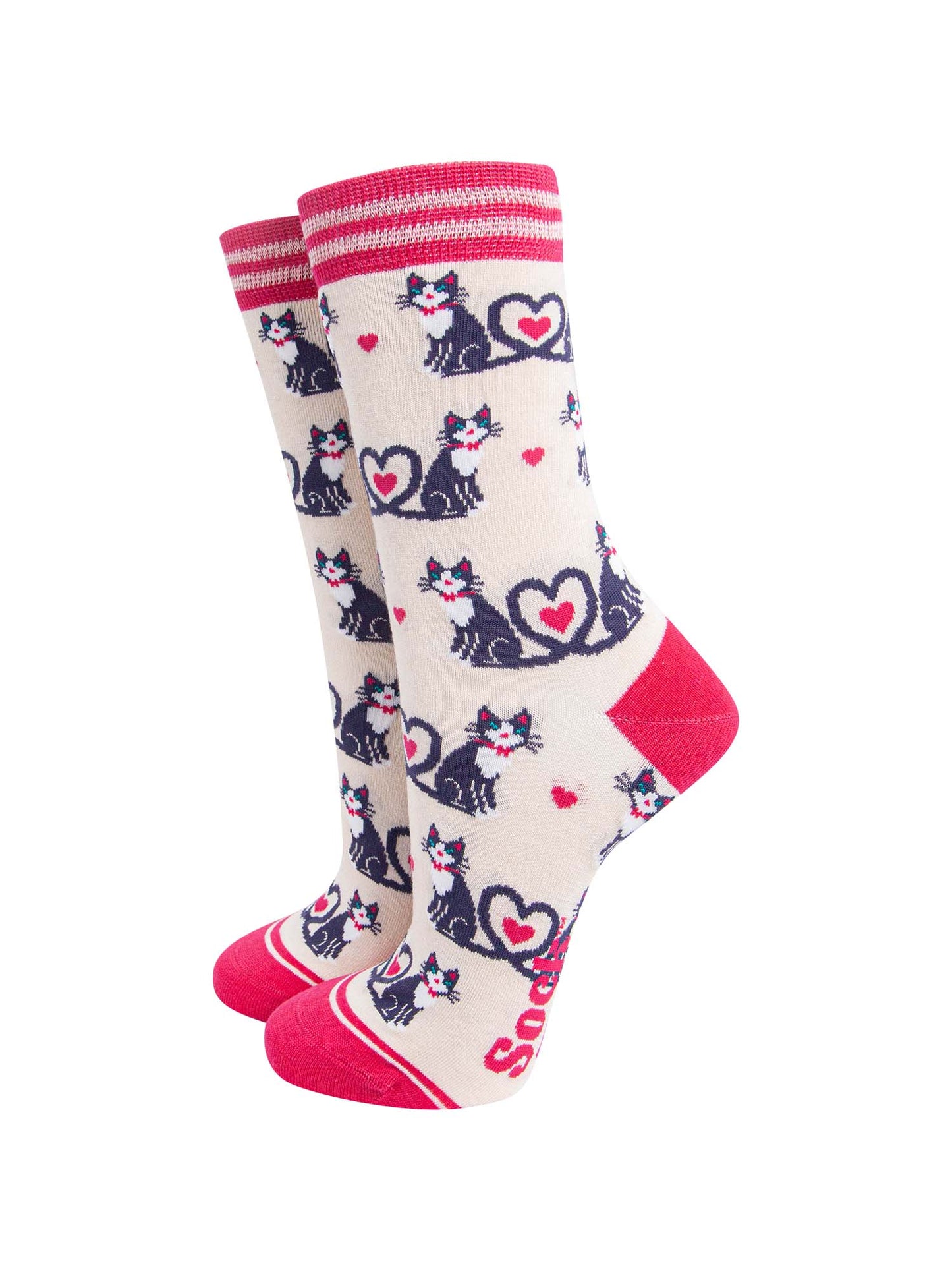 womens-bamboo-socks-cream-cats-love-heart-tails-showing-all-over-pattern-of-black-cats-and-pink-hearts