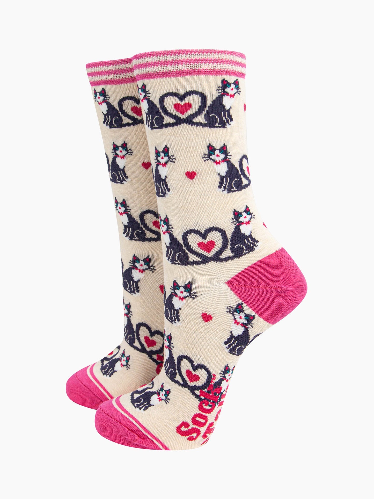 womens-bamboo-socks-cream-cats-love-heart-tails-showing-all-over-pattern-of-black-cats-and-pink-hearts