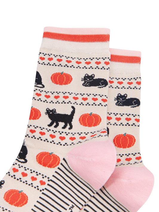 Black-Cat-&-Pumpkin-Women's-Bamboo-Socks-in-Cream-Close-Up
