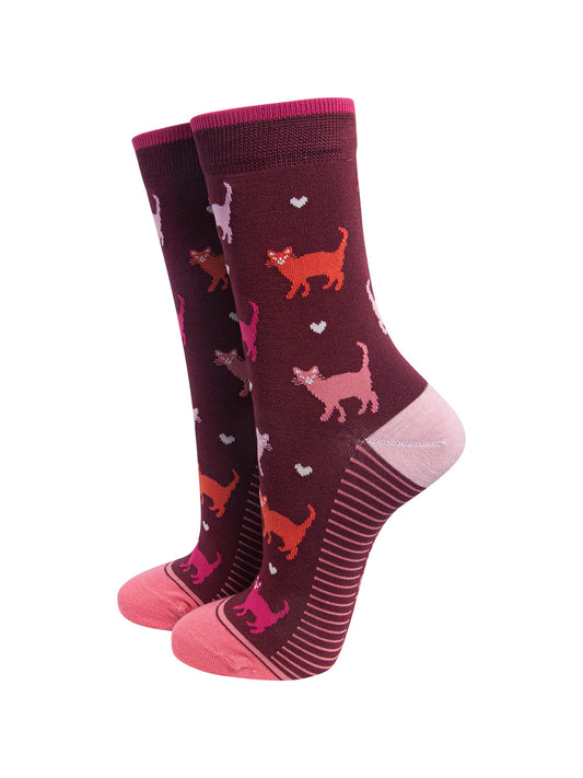 Multi-Cat-Women's-Bamboo-Socks-in-Burgundy-On-Mannequin