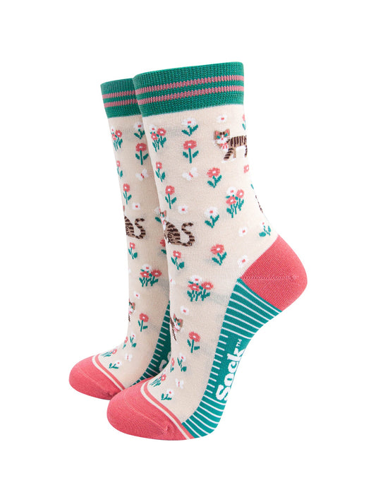 Tabby-Cat-Floral-Bamboo-Socks-in-Cream-On-Mannequin