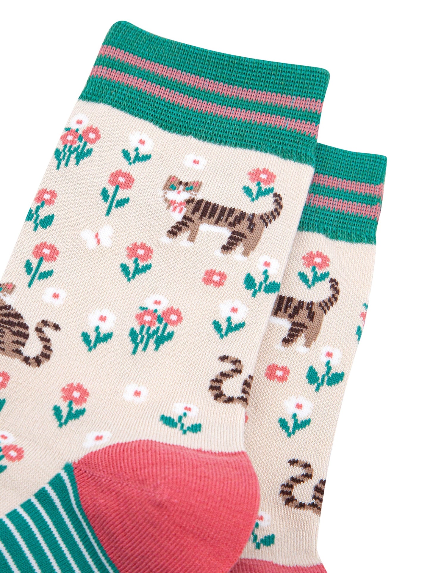 Tabby-Cat-Floral-Bamboo-Socks-in-Cream-Close-Up