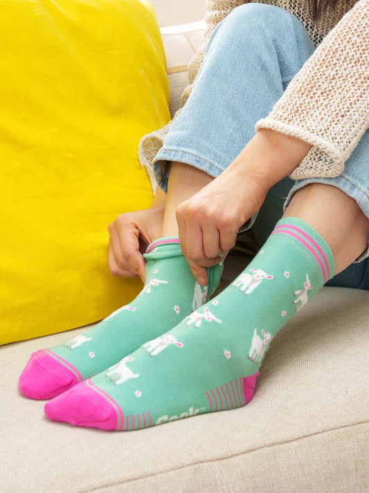 lamb-print-bamboo-socks-in-green-and-pink