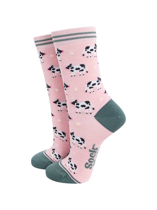 womens-bamboo-socks-light-pink-green-spring-cow-farm-animals