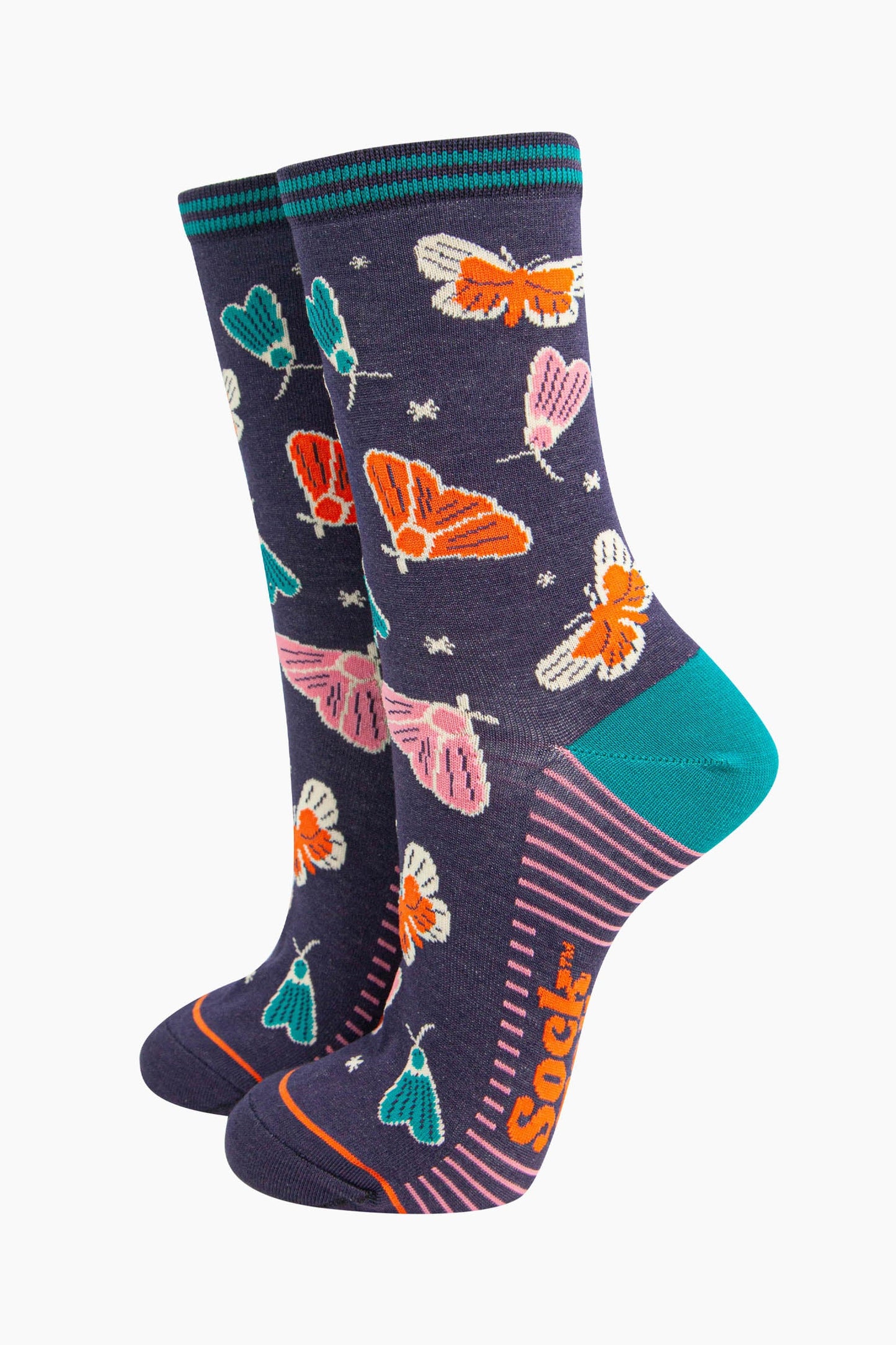 womens-moths-dragonflies-bamboo-socks-gift-box-butterflies