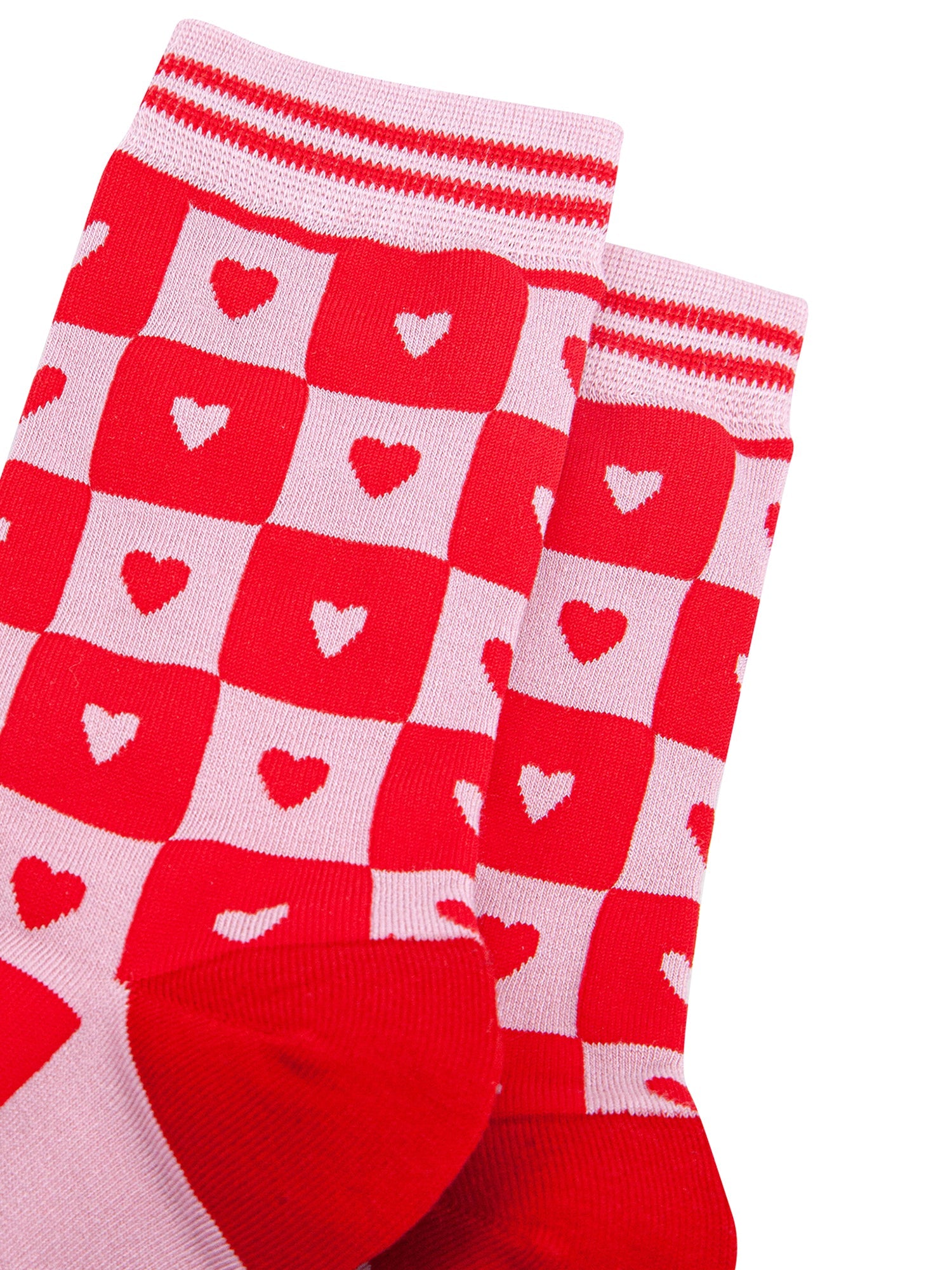 Heart-Checkerboard-Bamboo-Socks-in-Pink/Red-Closeup