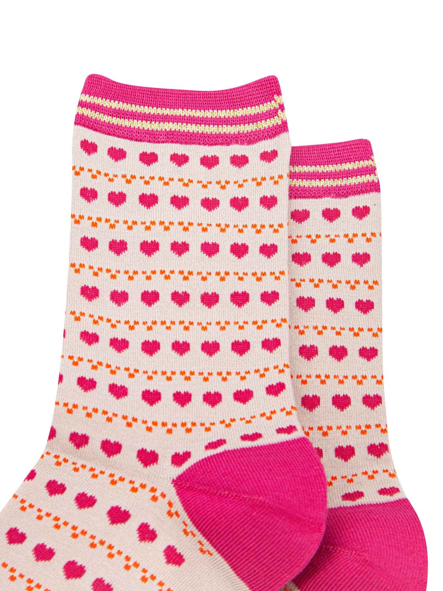 close up of the pink love heart patten on the bamboo ankle socks
