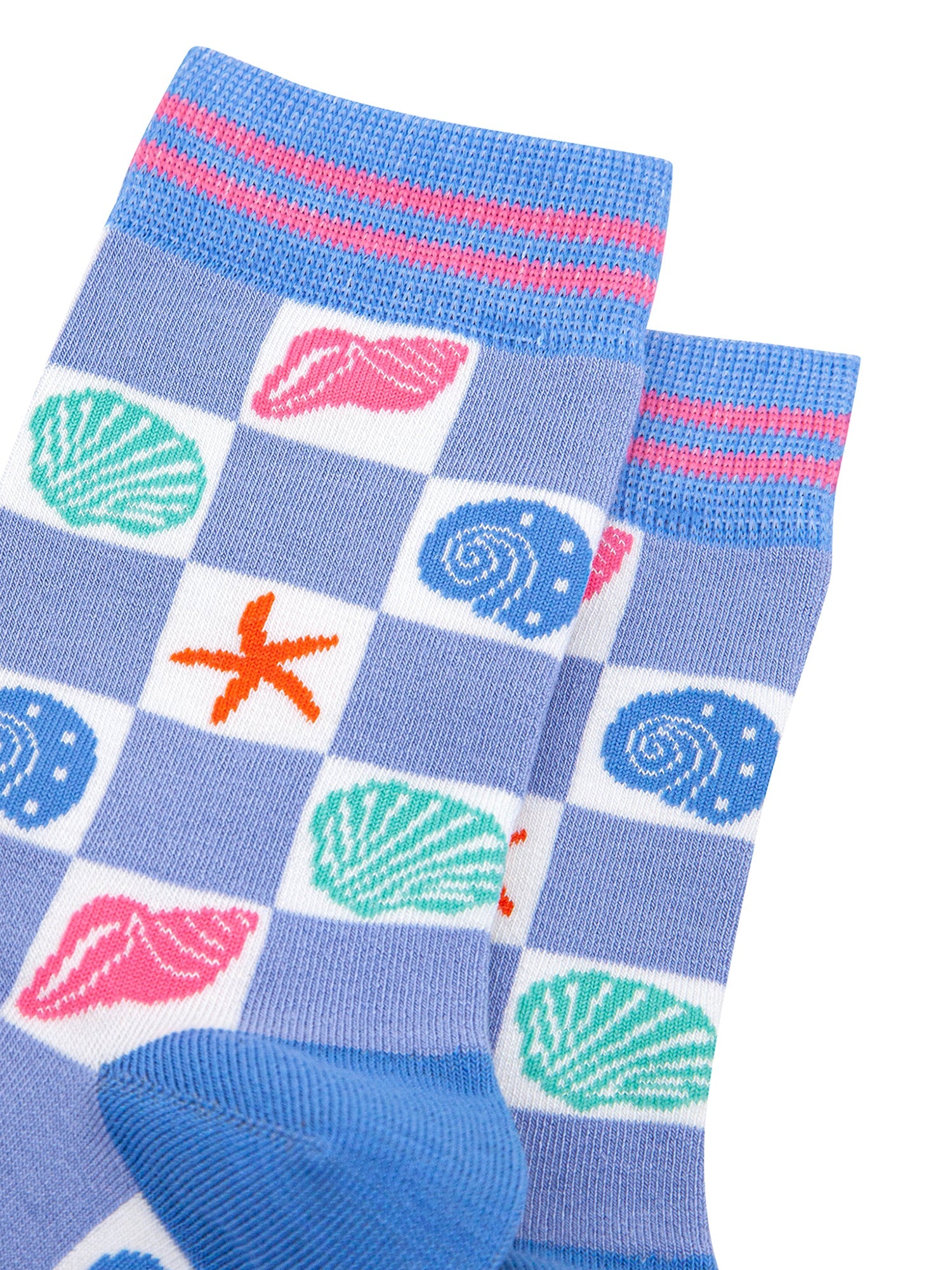 Seashell-Checkerboard-Bamboo-Socks-in-Blue-Close-Up