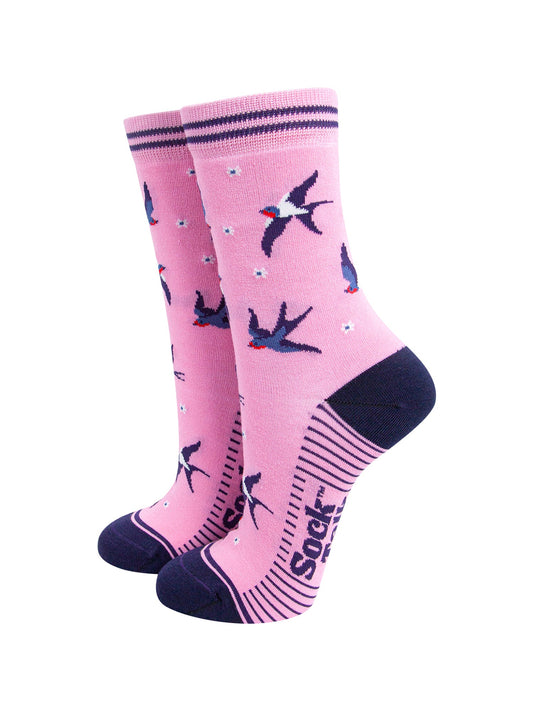 Blue-Swallow-Bird-Bamboo-Socks-in-Pink-On-Mannequin