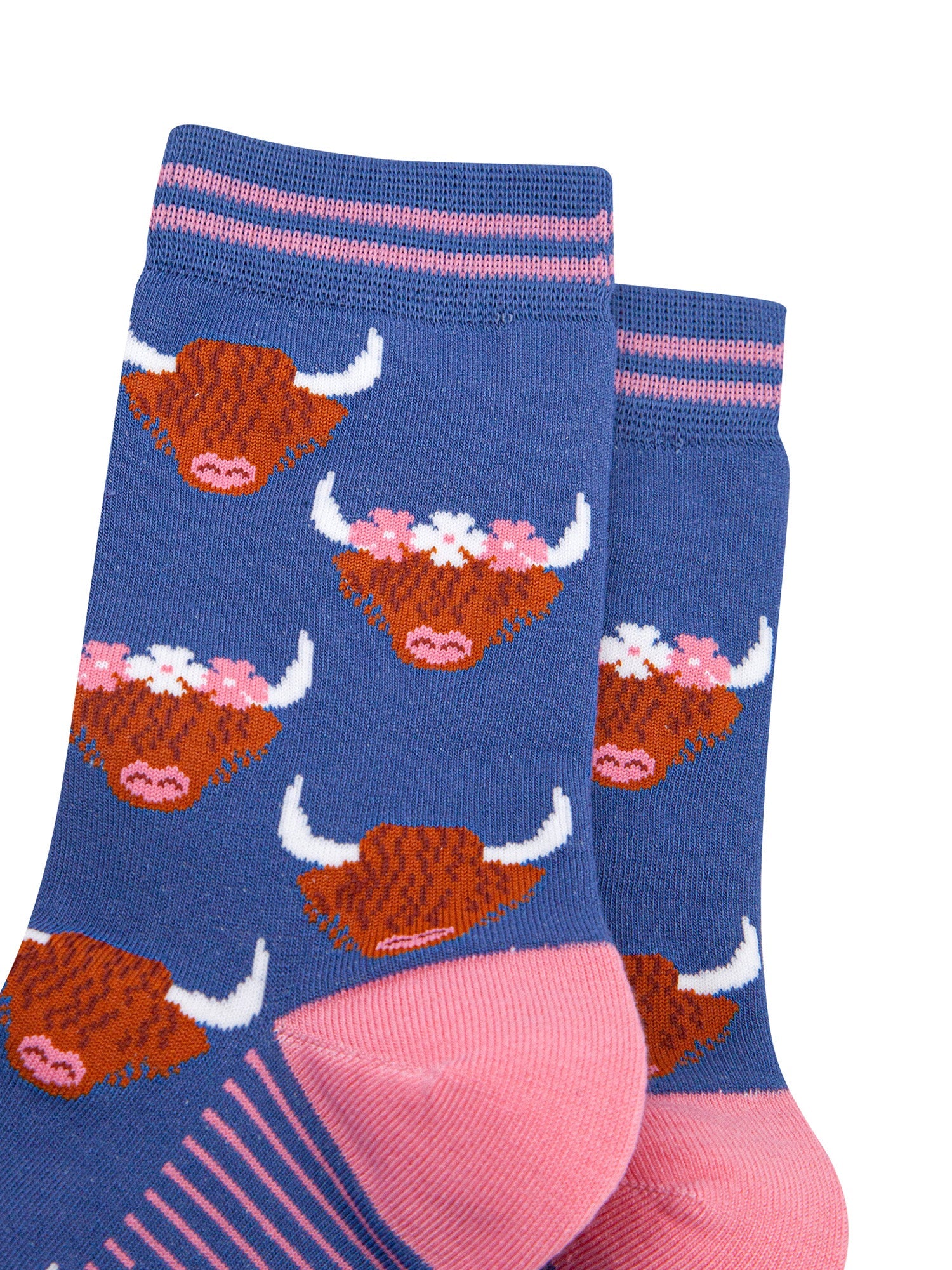 Floral-Crown-Highland-Cow-Bamboo-Socks-in-Blue-close-up