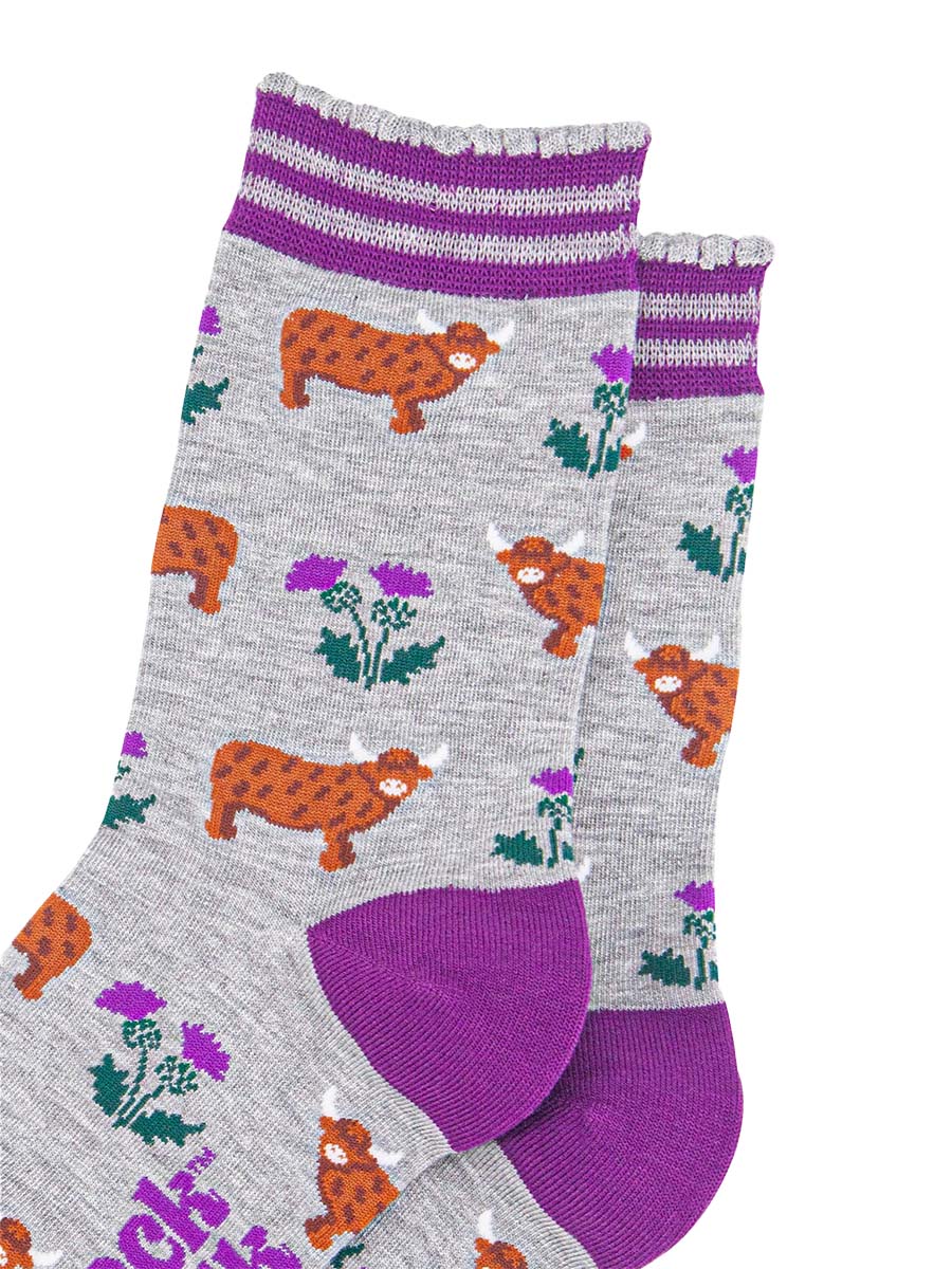 womens-bamboo-socks-light-grey-purple-highland-cow-thistles-close-up