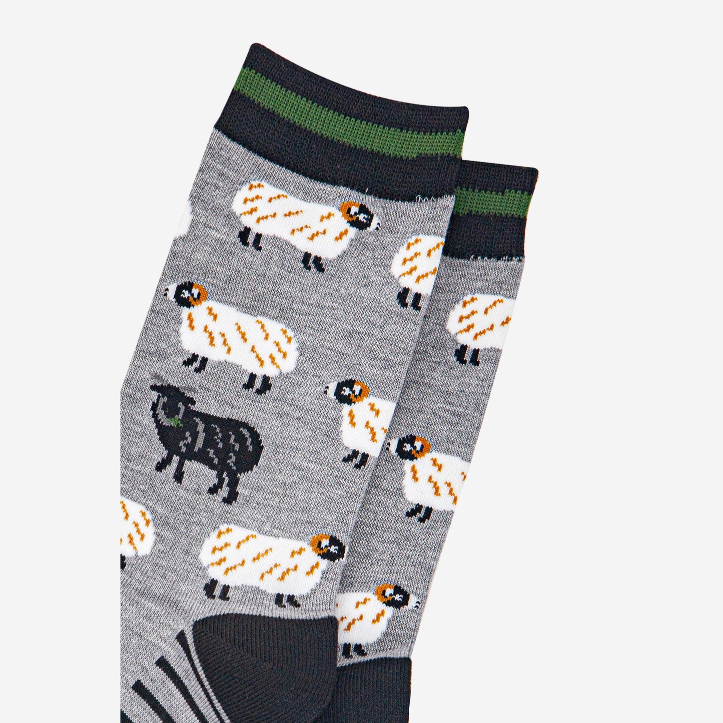 mens-bamboo-socks-grey-marl-green-black-sheep-close-up