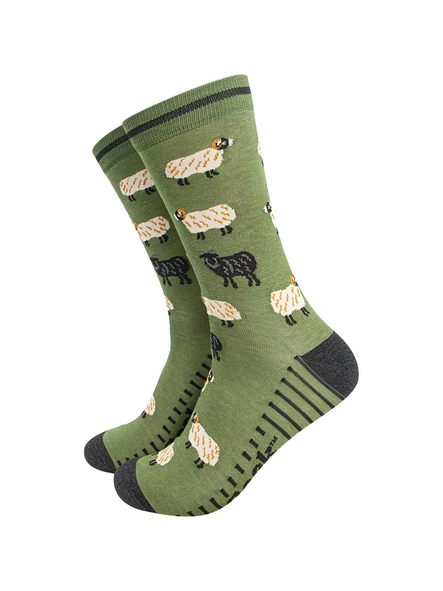 mens-bamboo-socks-green-black-sheep-pattern-flock-white-sheep-one-black