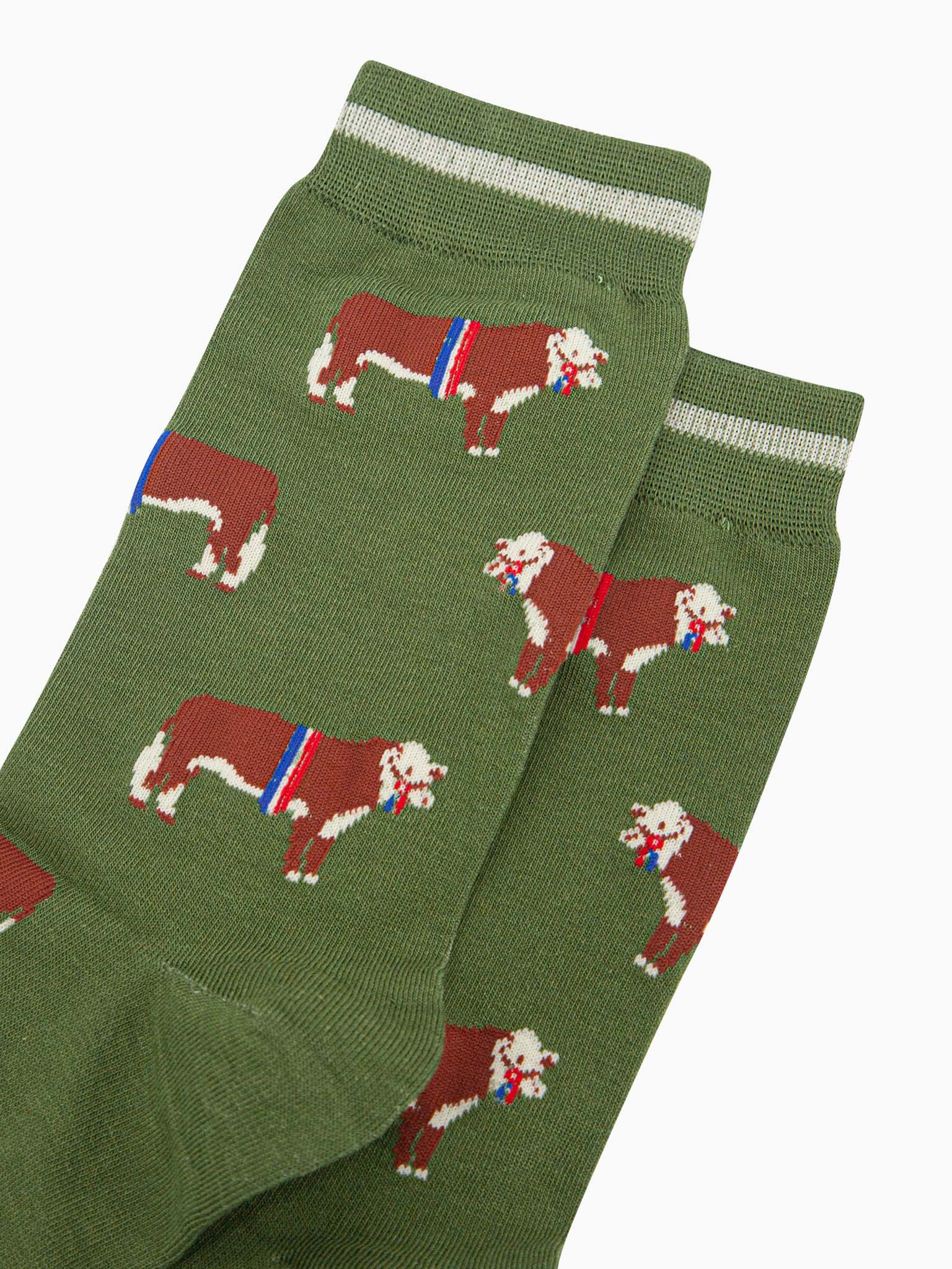 mens-bamboo-socks-green-prize-hereford-bull-close-up-brown-bulls-rossettes