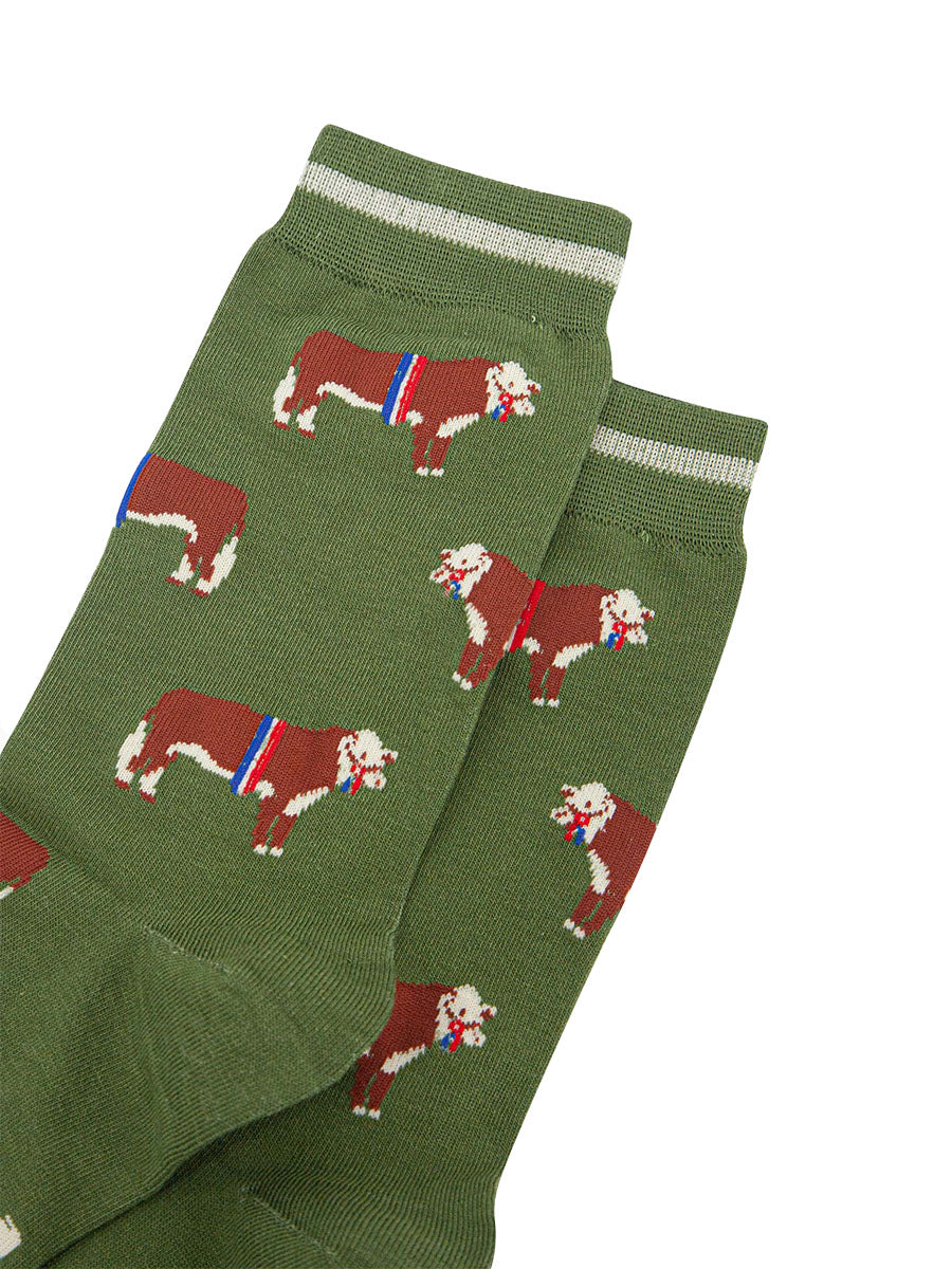 mens-bamboo-socks-green-prize-hereford-bull-close-up-brown-bulls-rossettes