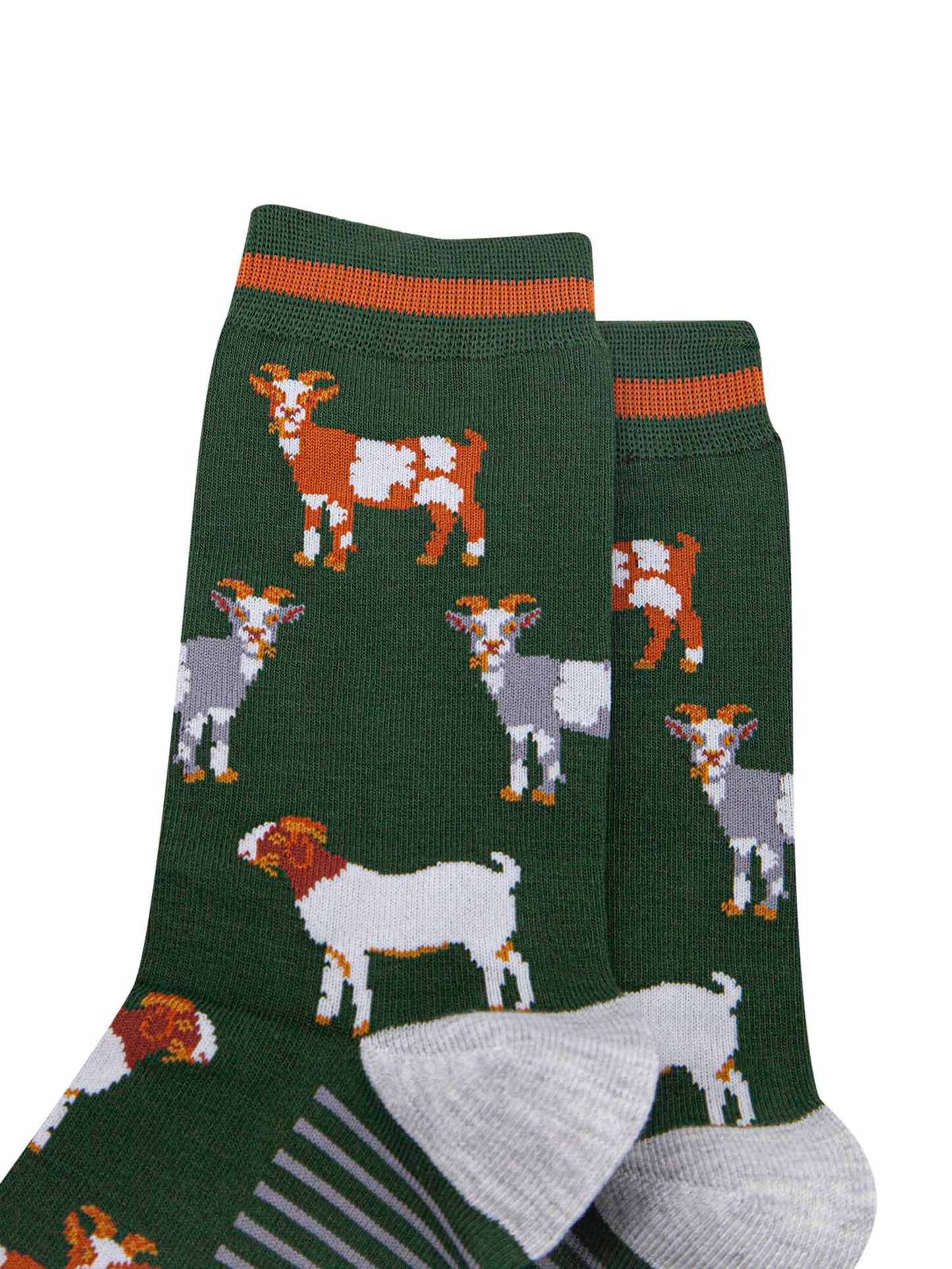 mens-bamboo-socks-khaki-tan-goats-close-up