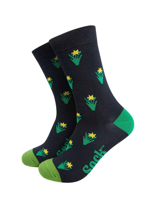 mens-bamboo-socks-black-daffodil-flowers