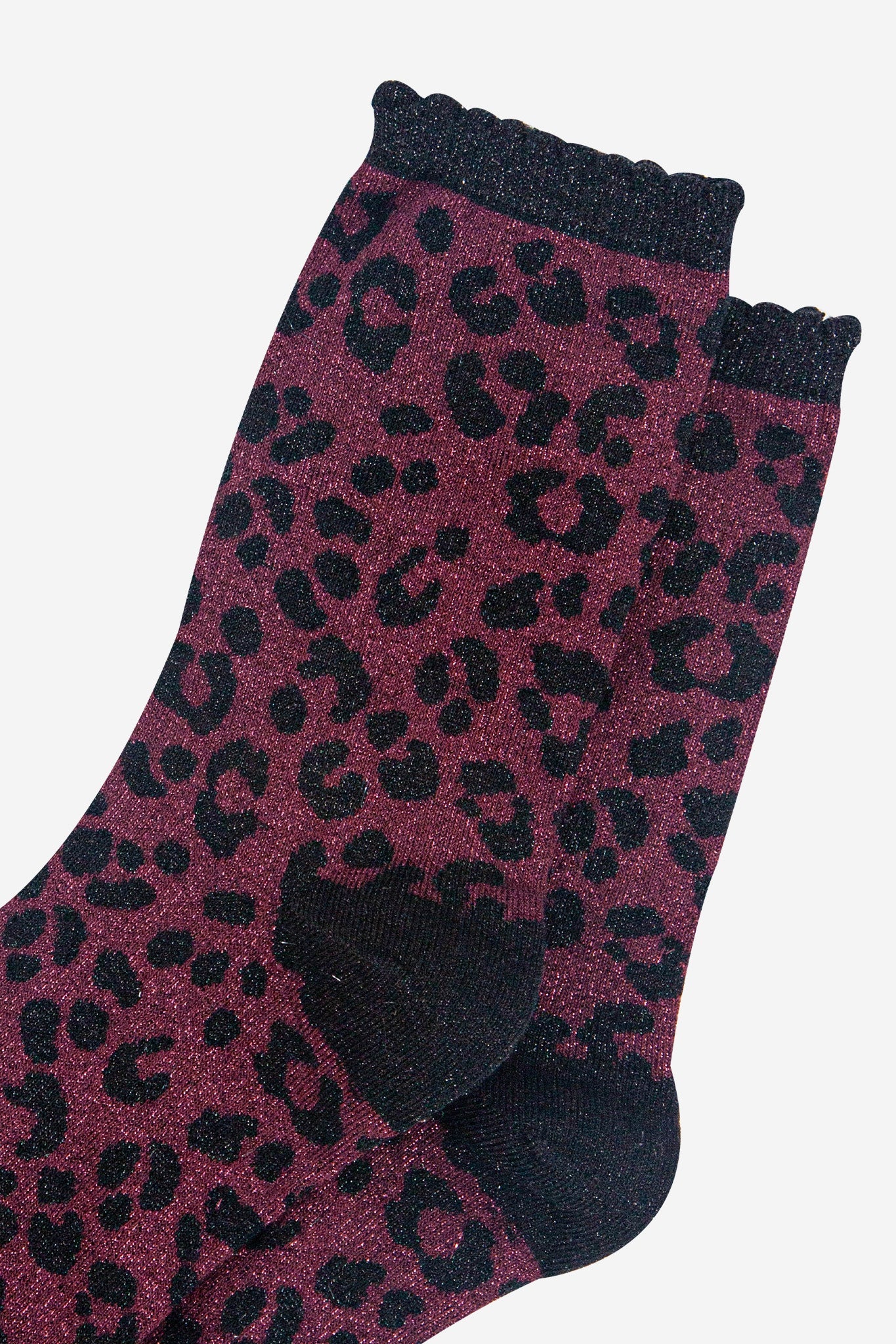 womens-berry-leopard-print-glitter-socks-close-up