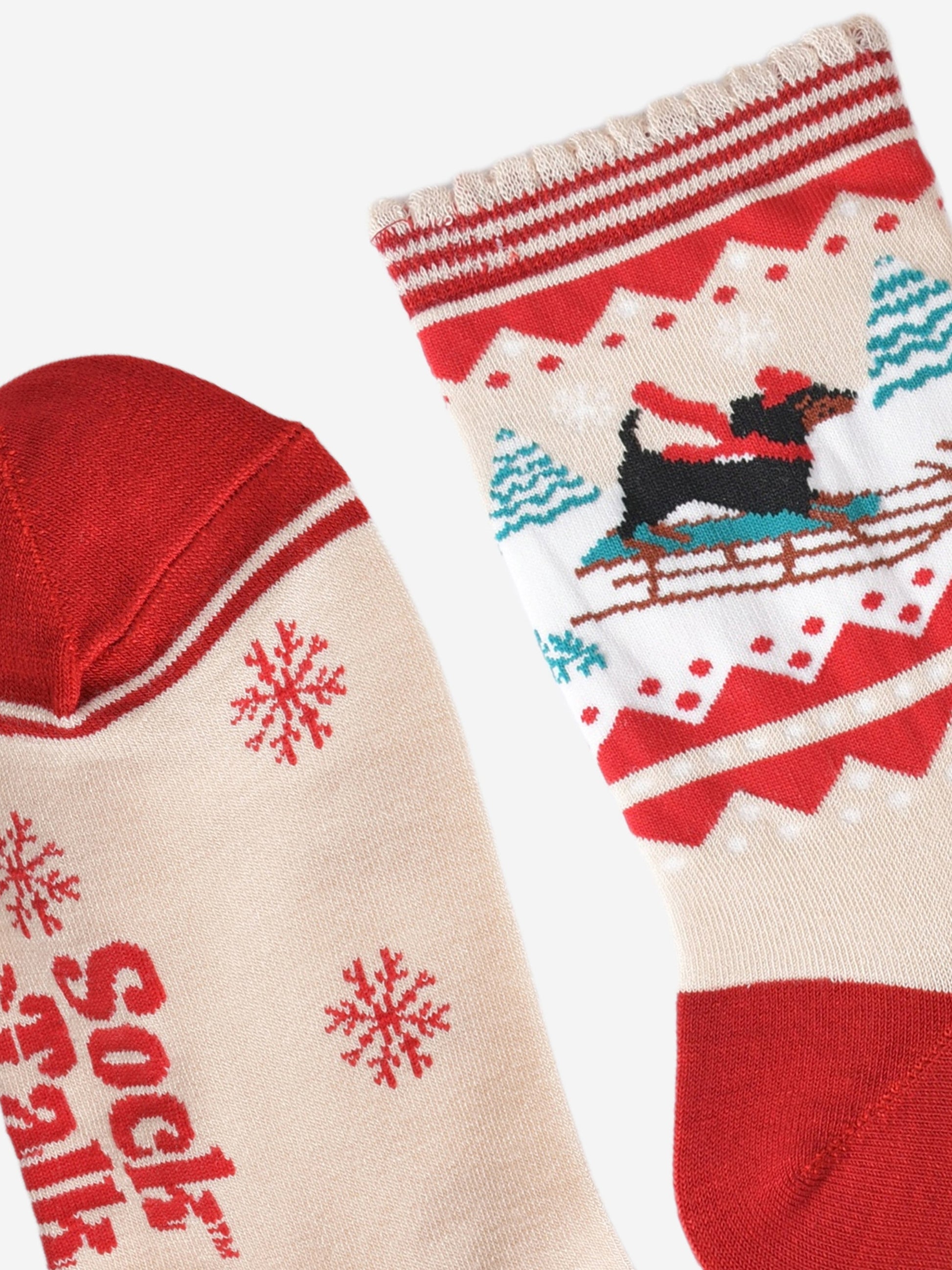 close up of the red toe and scalloped red striped cuff on the ankle socks