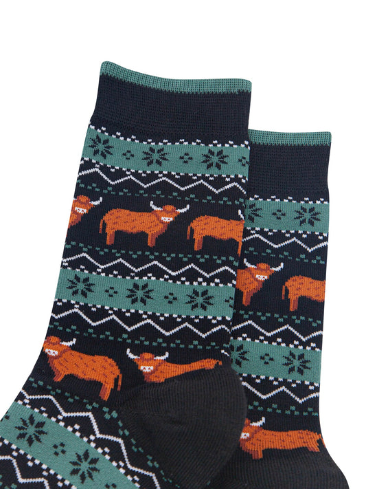 Highland-Cow-Fair-Isle-Men's-Bamboo-Socks-in-Black/Green-Close-Up
