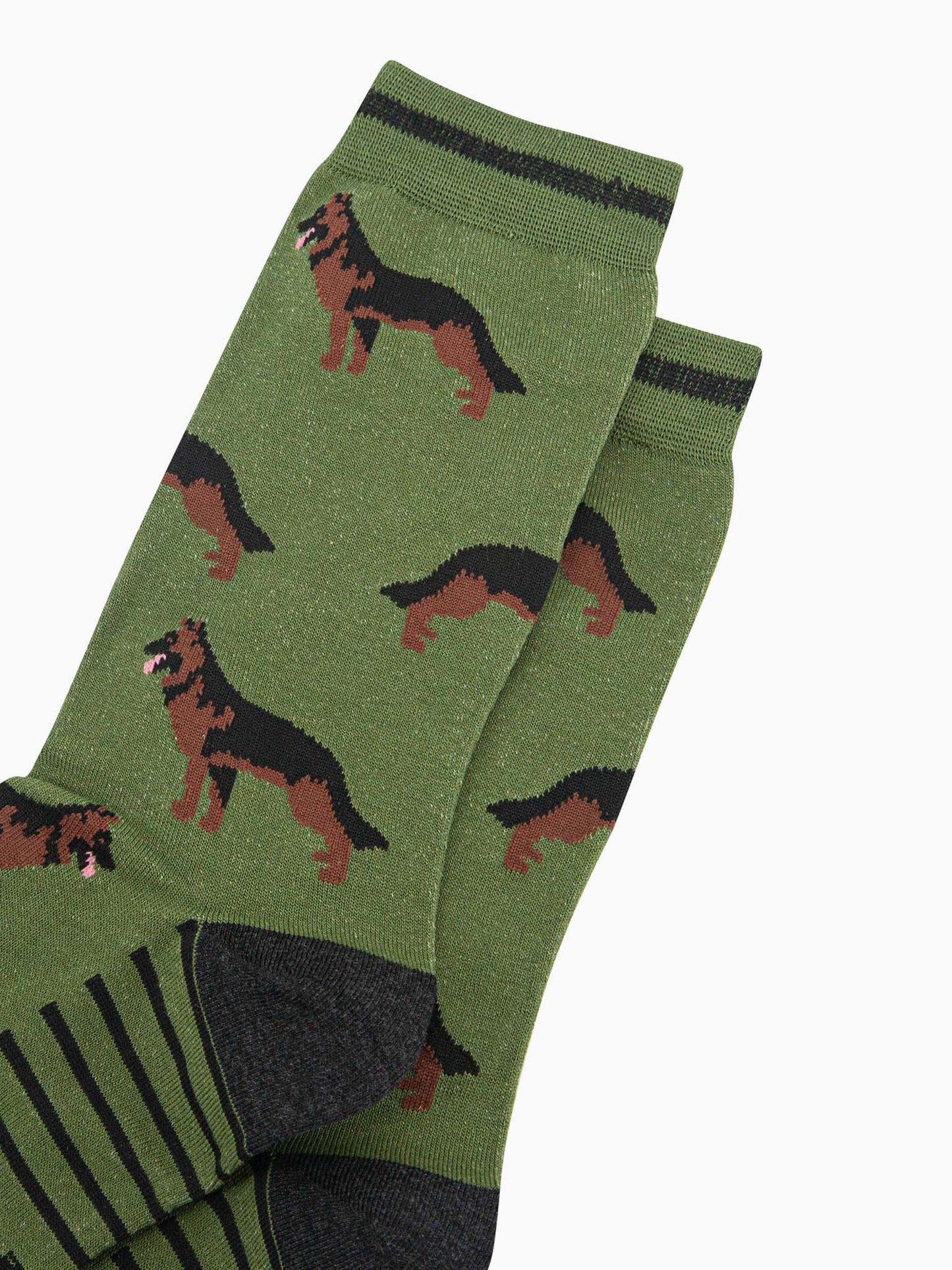 mens-bamboo-socks-green-alsatian-german-shepherd-close-up-standing-dogs