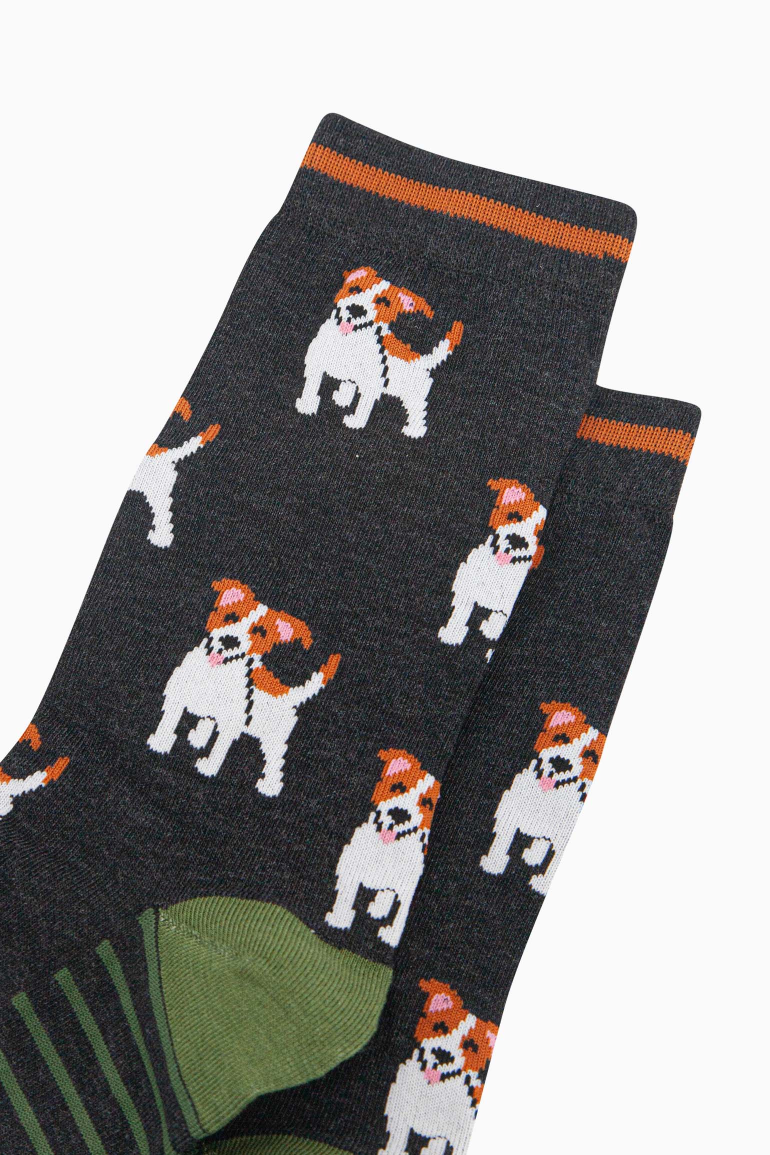 mens-bamboo-socks-black-jack-russell-close-up-white-orange-jack-russell-terrier-dogs-repeat-pattern