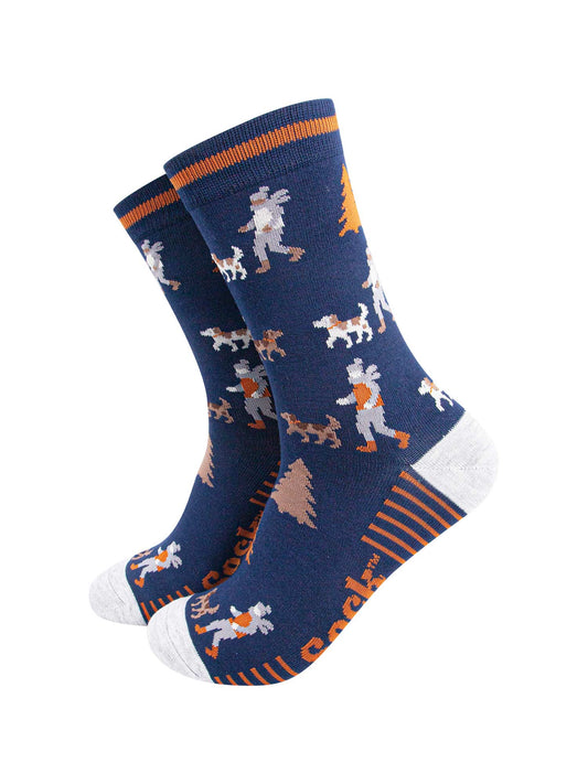 mens-bamboo-socks-navy-blue-light-grey-man-and-his-dog-walker