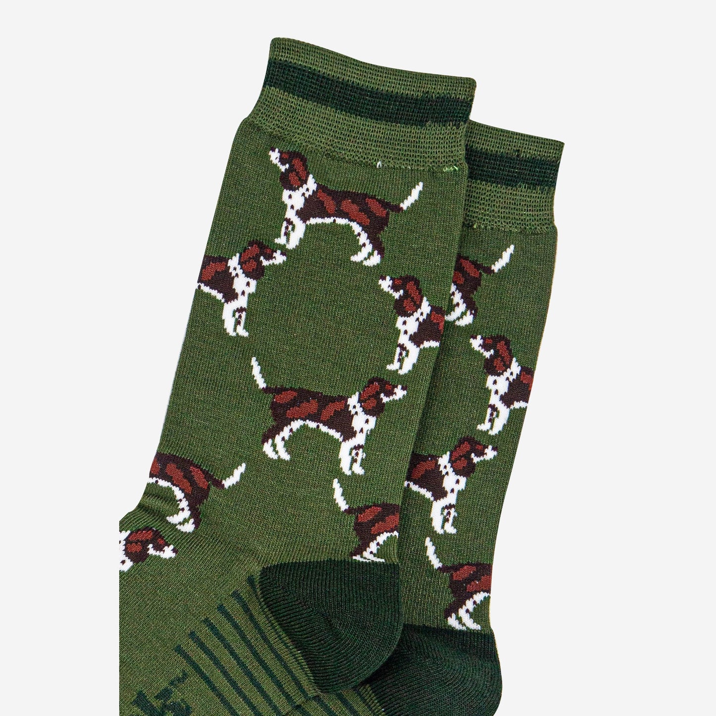 mens-bamboo-socks-khaki-dark-green-cocker-spaniel-close-up
