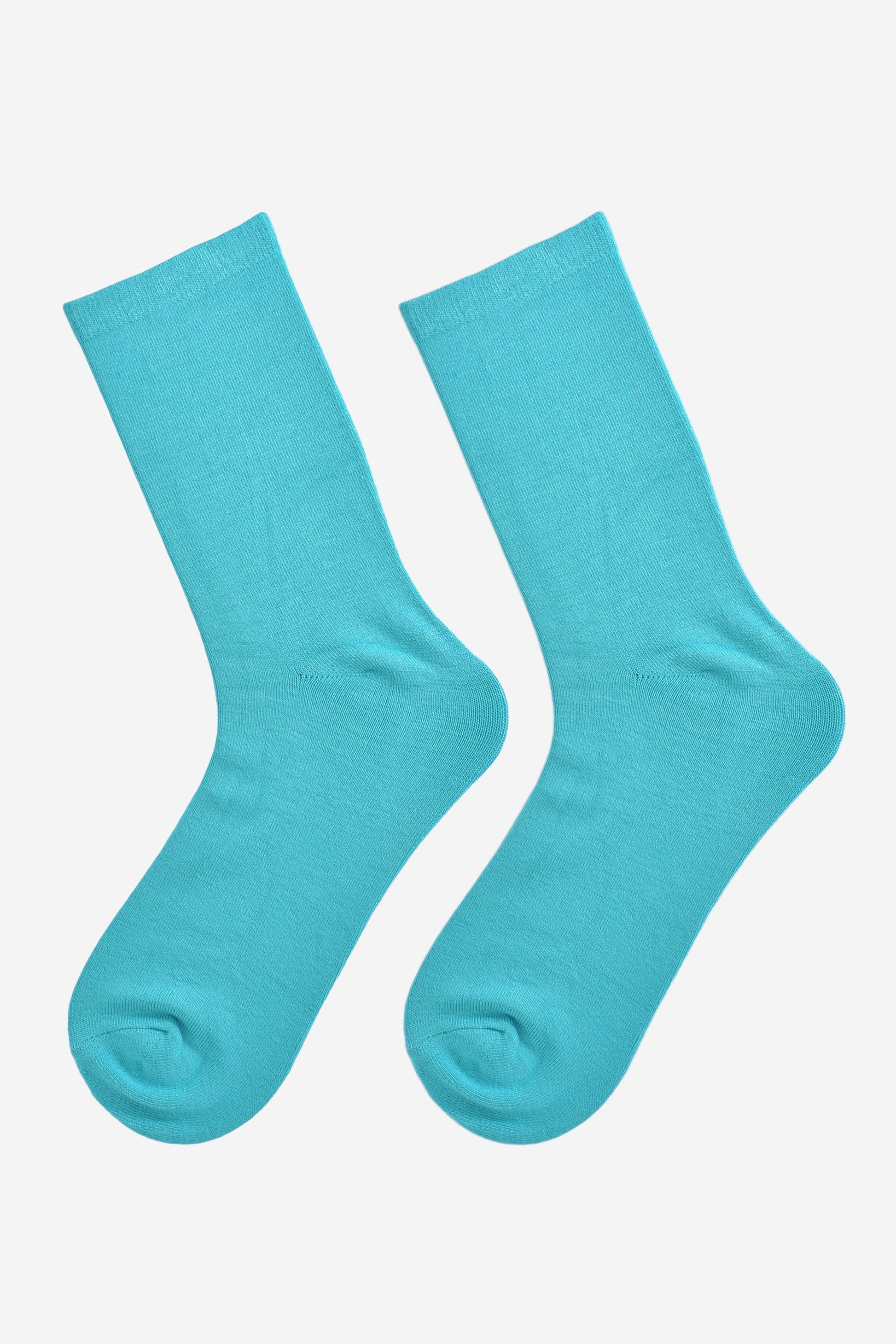 turquoise bamboo ankle socks laying flat, showing the all over plain colour