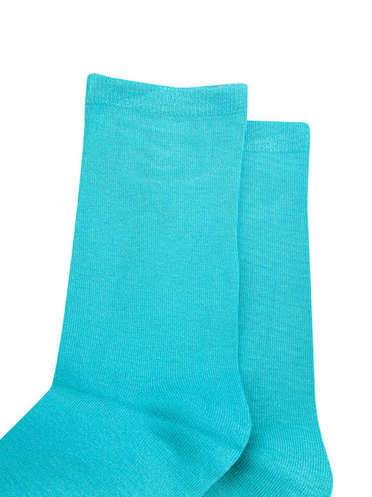 close up of the turquoise bamboo socks
