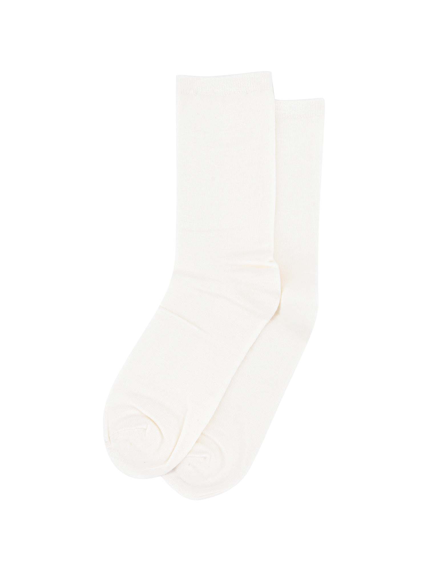 plain white bamboo socks laying flat

