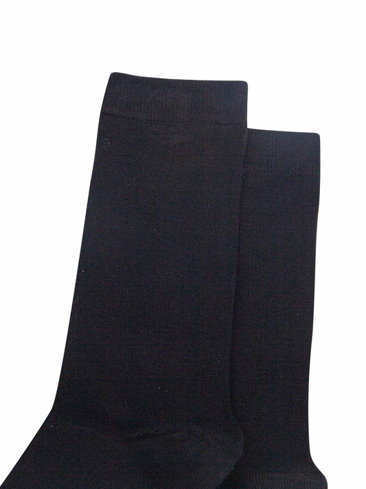 close up of the plain black bamboo socks