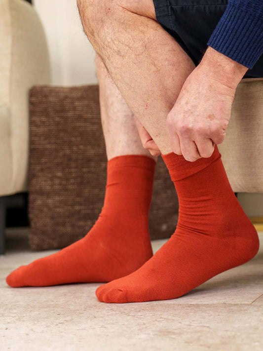 rust-solid-bamboo-socks