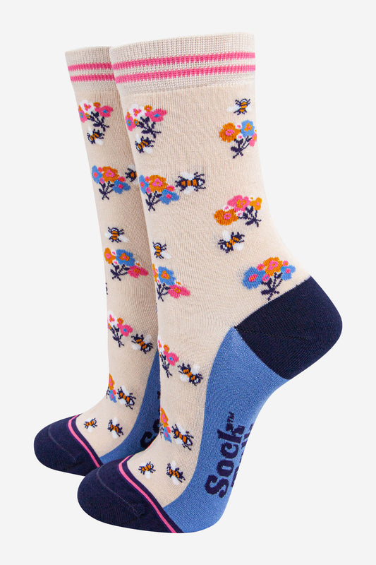 womens-bamboo-socks-cream-navy-blue-bee-posy-flowers