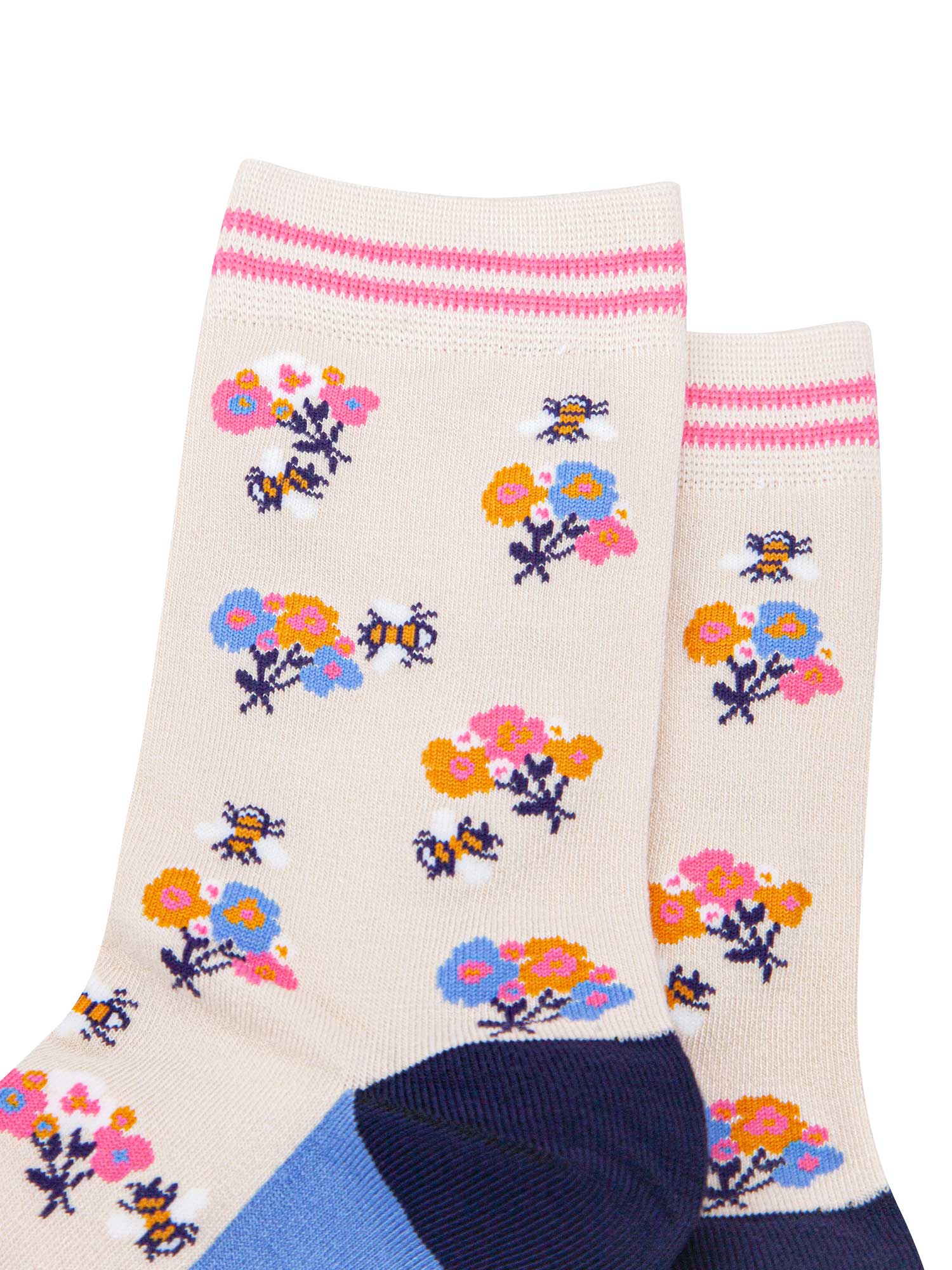 womens-bamboo-socks-cream-navy-blue-bee-posy-close-up