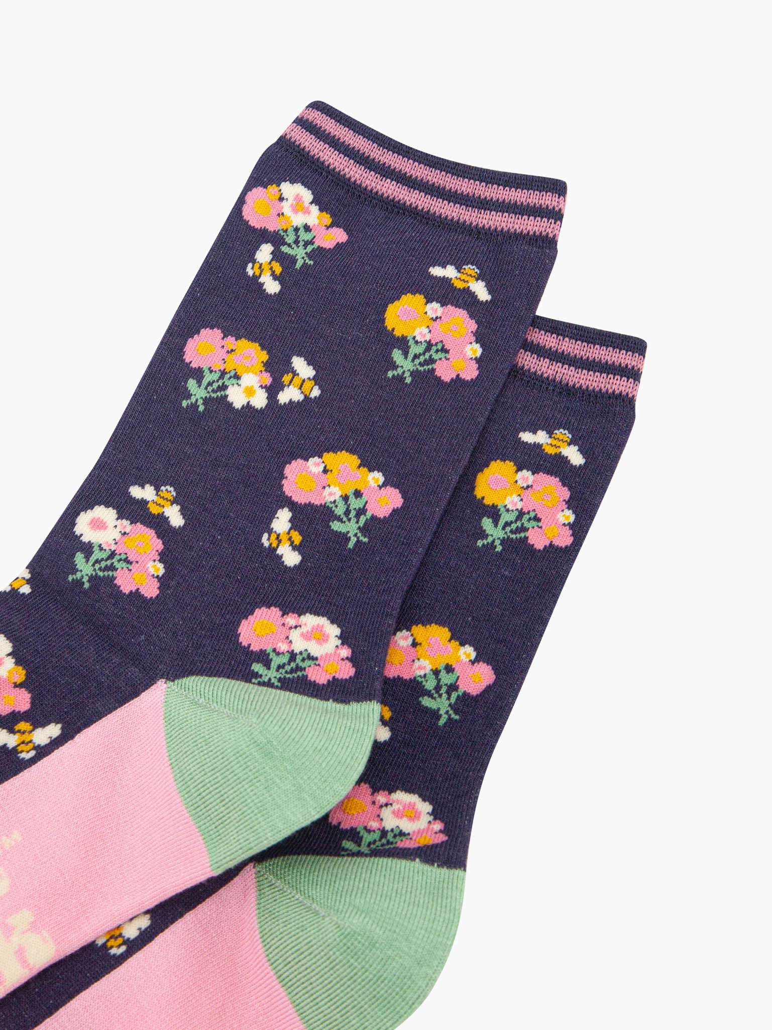 womens-bamboo-socks-navy-bees-floral-posies-pattern-close-up-showing-bees-buzzing-around-the-floral-posies