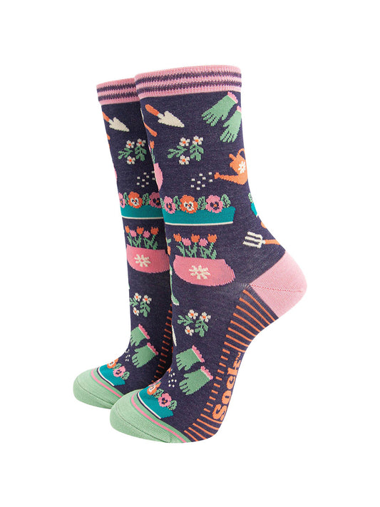womens-bamboo-socks-navy-gardening-ankle socks-with-a-pattern-of-garden-tools-and-flowers