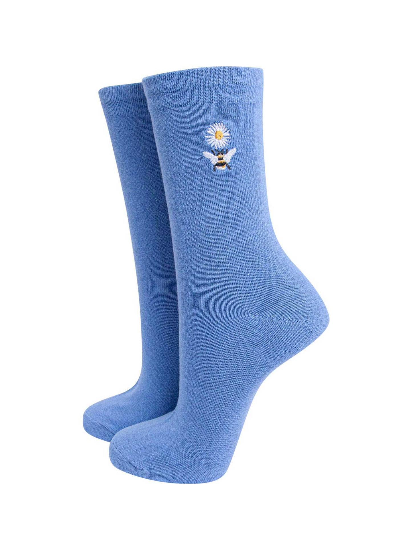 womens-embroidered-socks-light-blue-bee-daisy-flower-small-bumbleebee-white-daisy-stitched-design-on-ankle