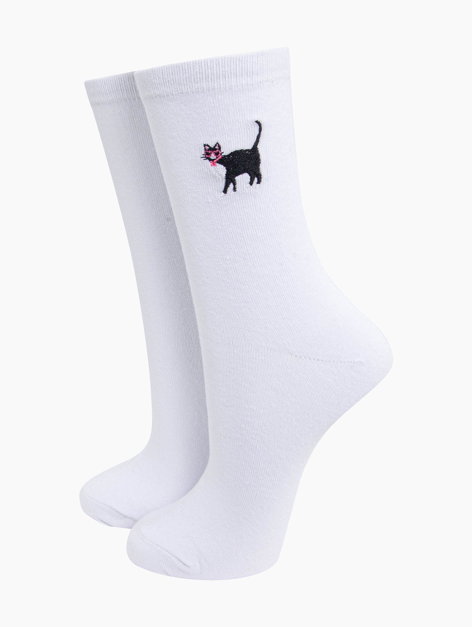 womens-embroidered-socks-white-cat-stitched-black-cat-on-ankle
