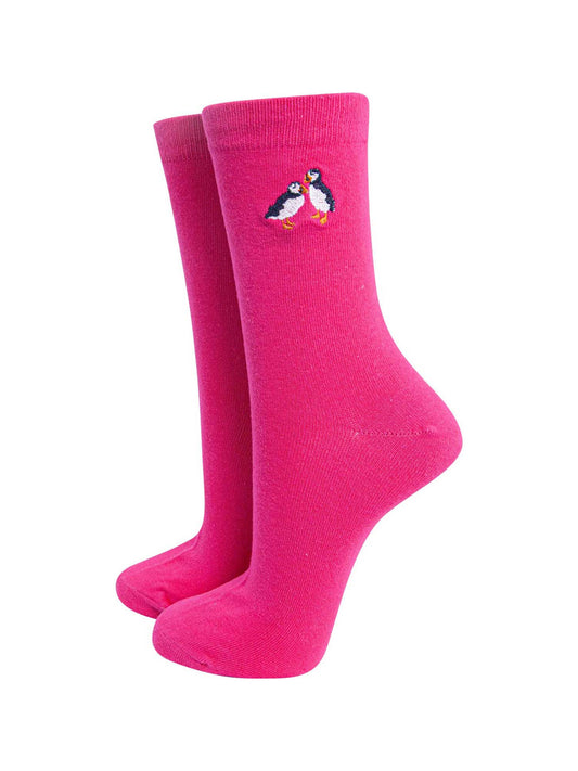 womens-embroidered-socks-fuchsia-puffins-pair-of-birds-on-ankle