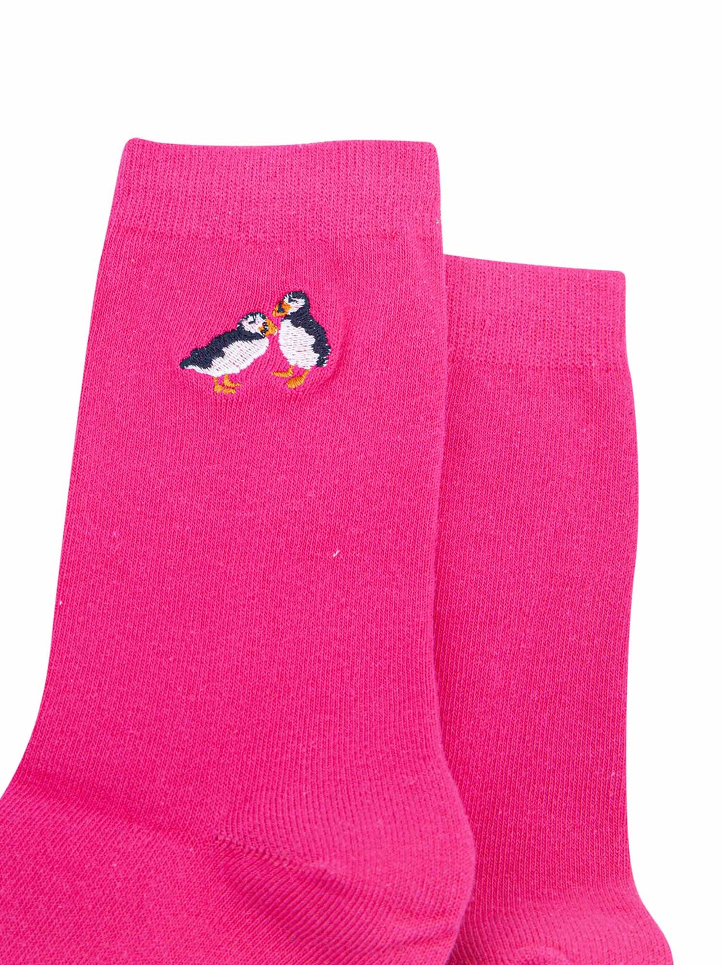 womens-embroidered-socks-fuchsia-puffins-pair-of-birds-on-ankle