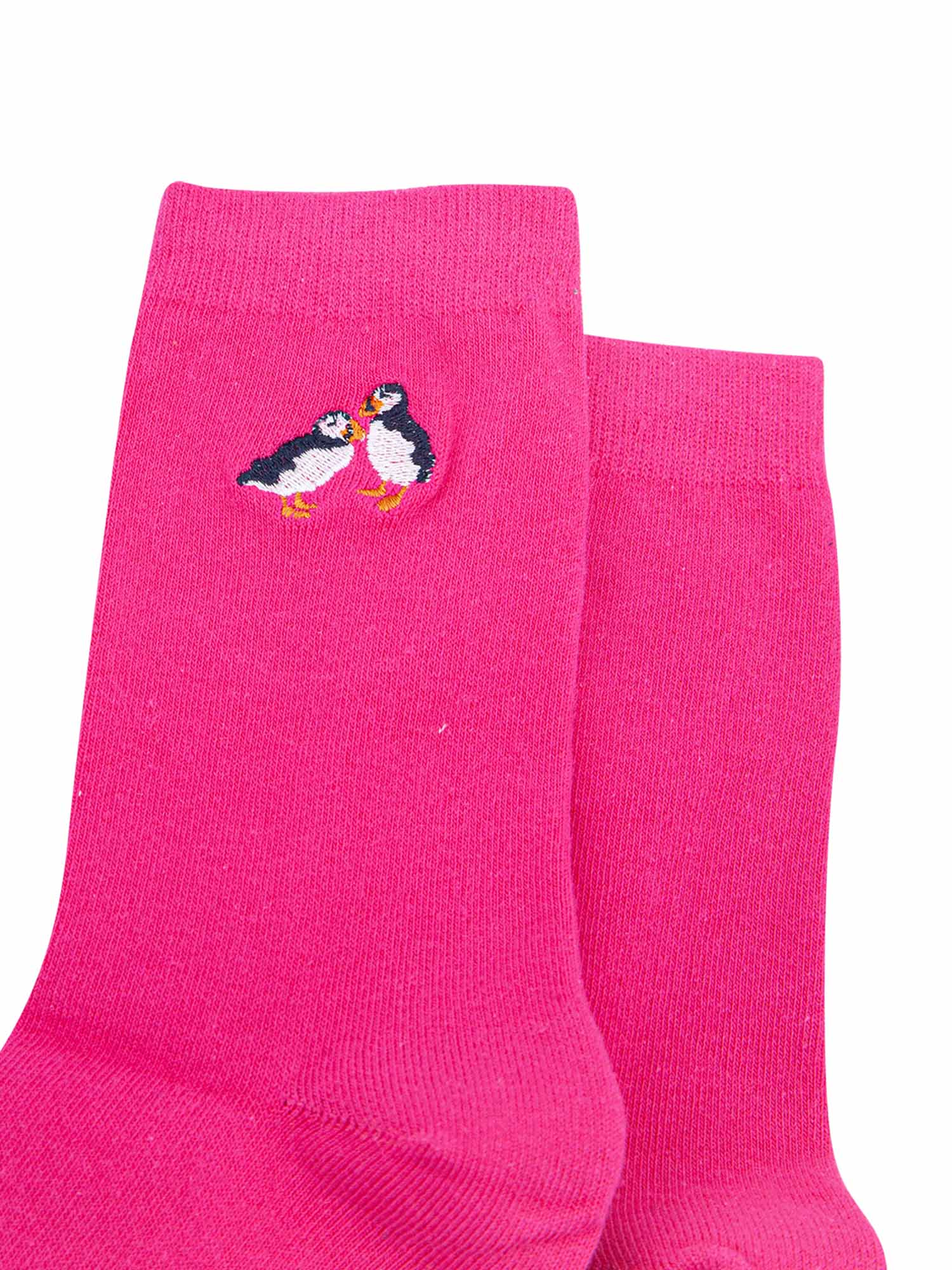 womens-embroidered-socks-fuchsia-puffins-pair-of-birds-on-ankle