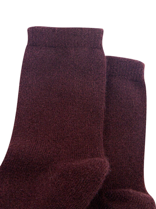 Plain-Cashmere-Socks-in-Brown-Close-Up