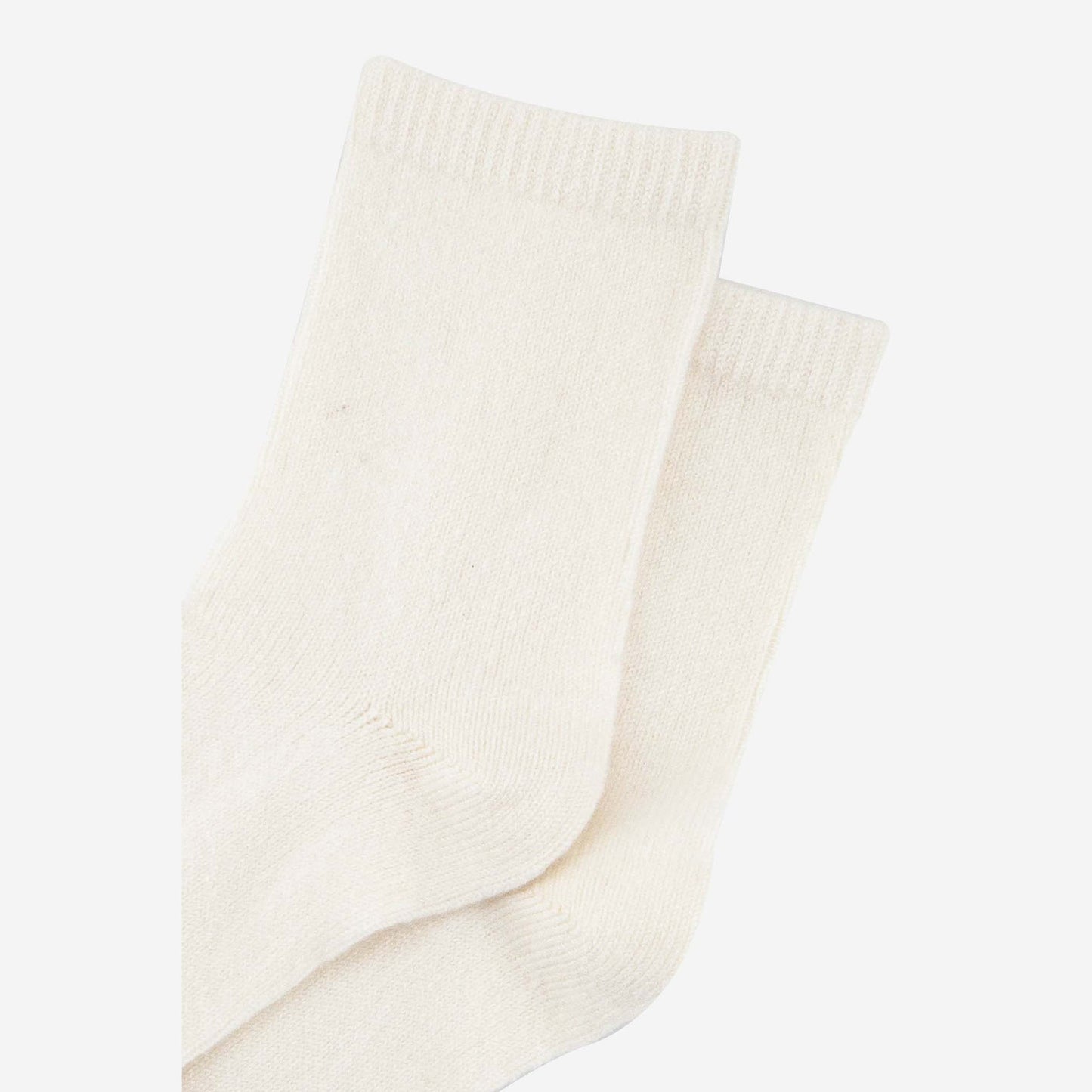 womens-cashmere-socks-ankle-socks-cream-cashmere-close-up