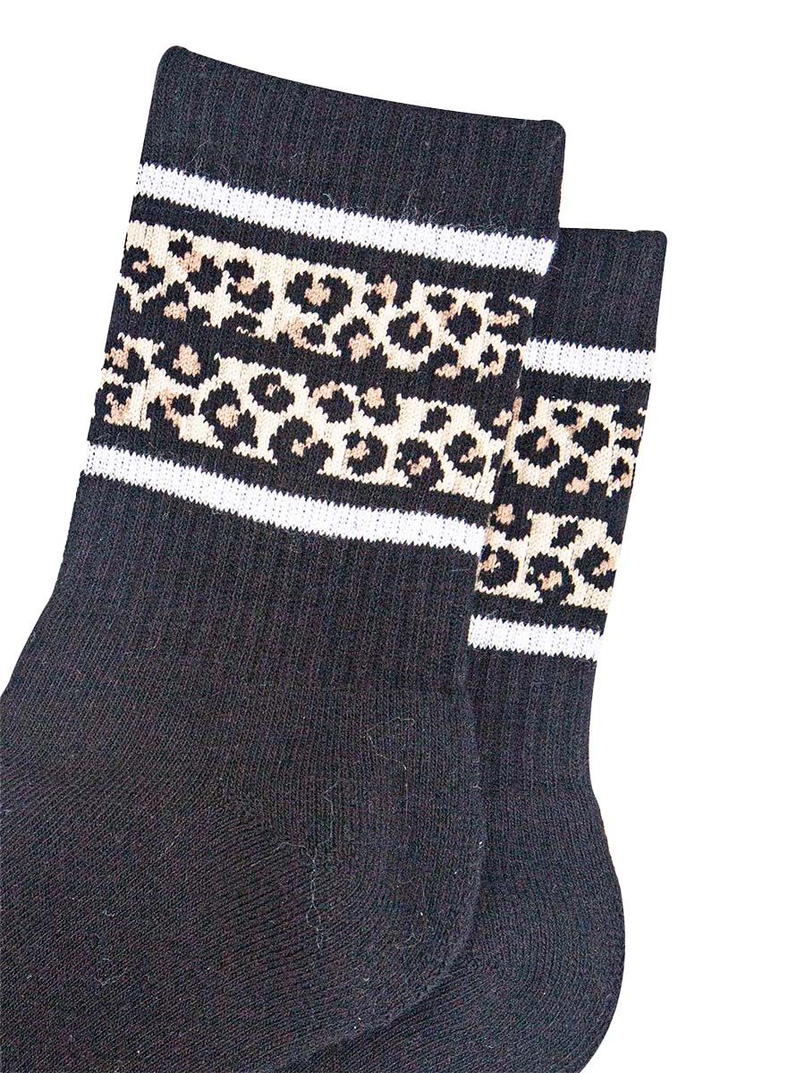 womens-sporty-socks-black-leopard-stripe-close-up-animal-print