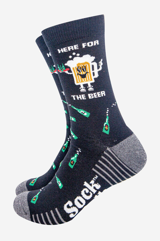 mens-combed-cotton-crew-socks-black-here-for-the-beer-novelty