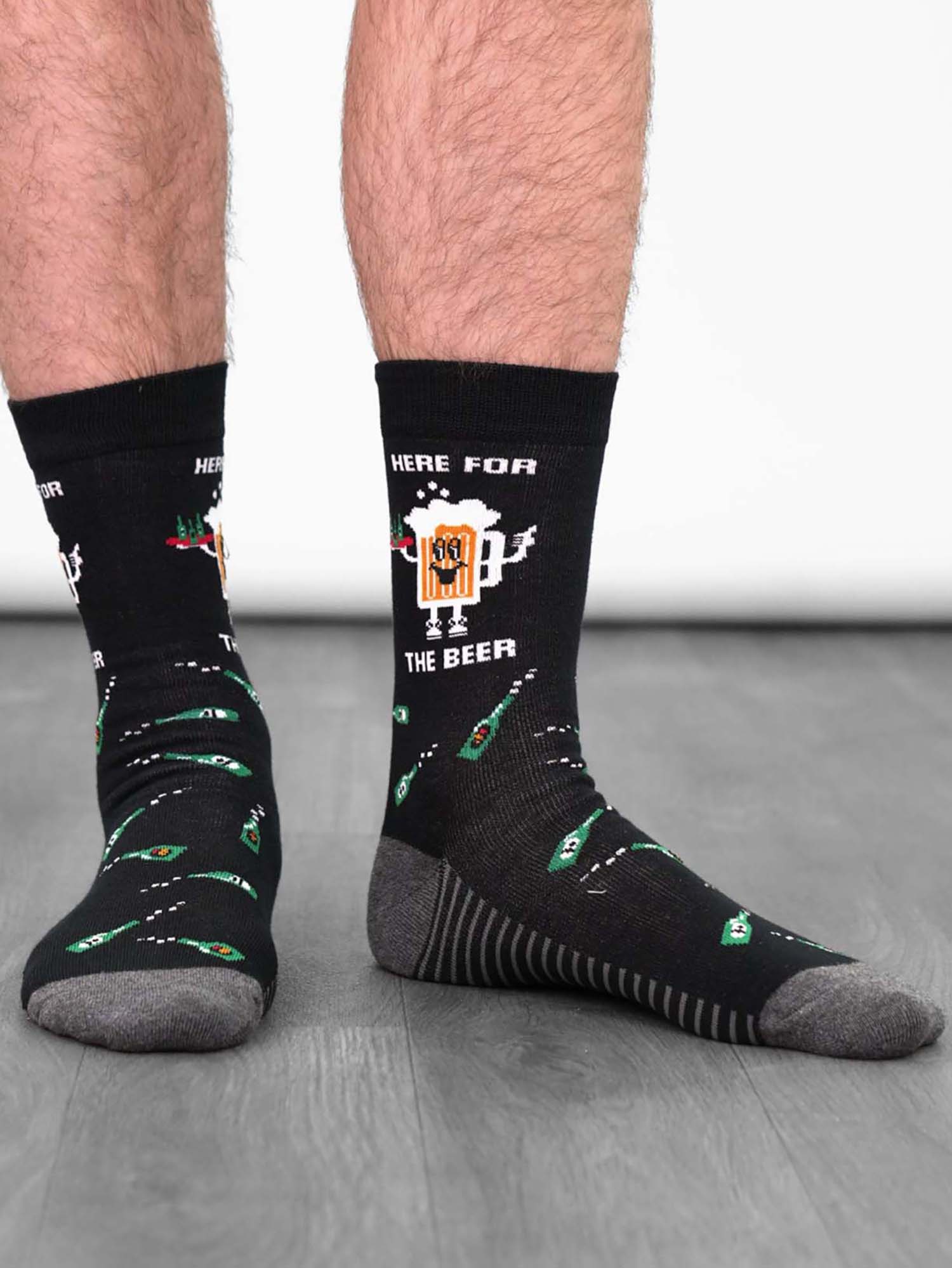 here-for-the-beer-print-bamboo-socks-in-black-and-grey