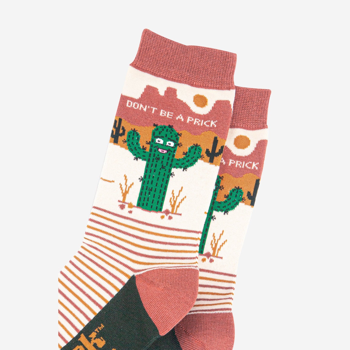mens-combed-cotton-crew-socks-cream-prickly-cactus-close-up