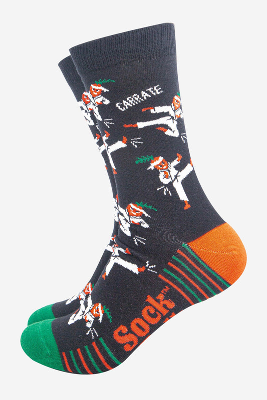 mens-combed-cotton-crew-socks-black-carrate-funny