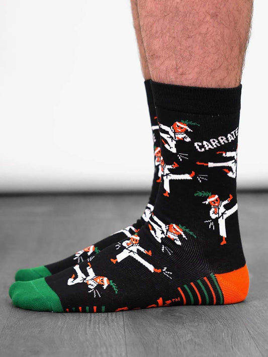 carrate-carrot-print-combed-cotton-socks-in-black-and-orange